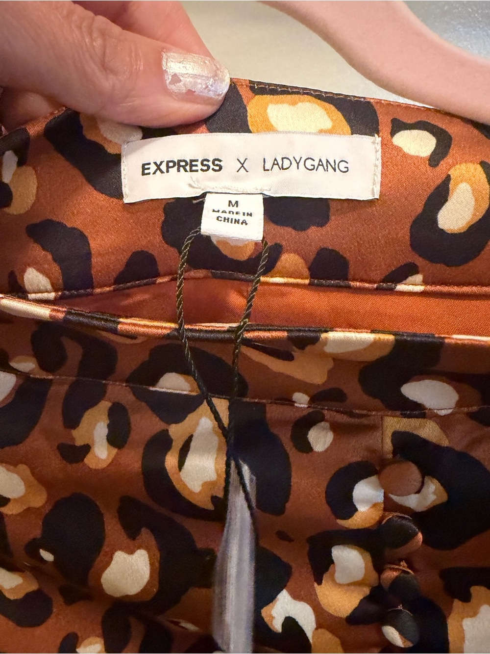 Express x Ladygang Leopard Print Satin Midi Skirt Side Slit Sz M NWT - Picture 3 of 8